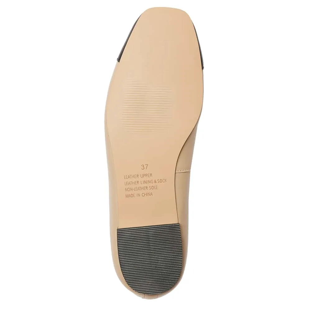 Trella Flat in Black And Camel Leather